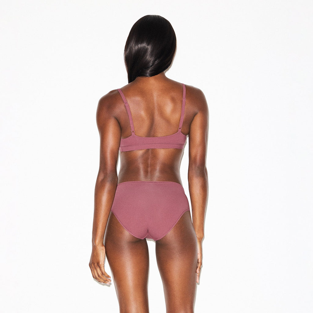 FITS EVERYBODY TRIANGLE BRALETTE | BEET