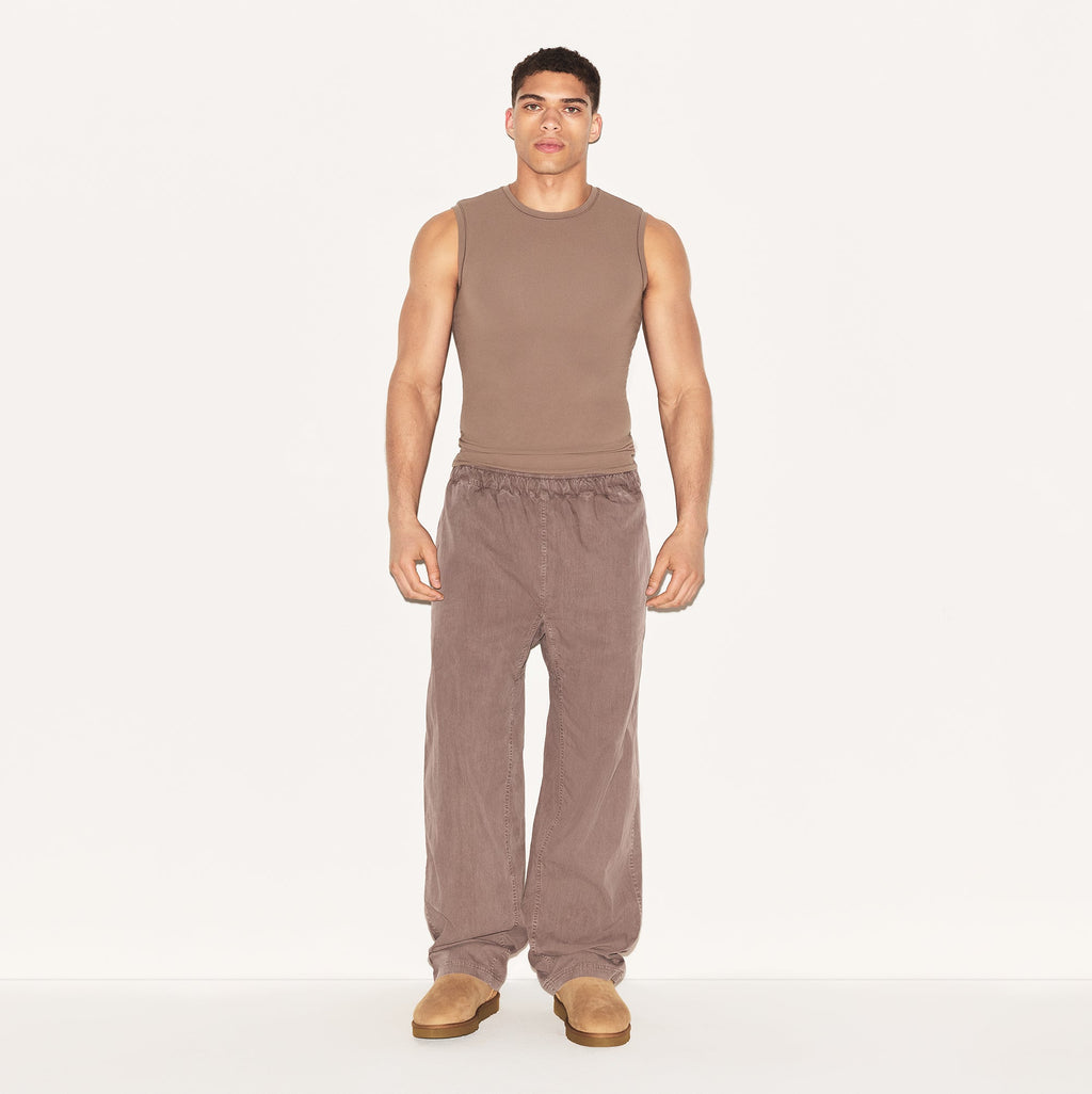 FITS EVERYBODY MENS SLIM TANK | UMBER