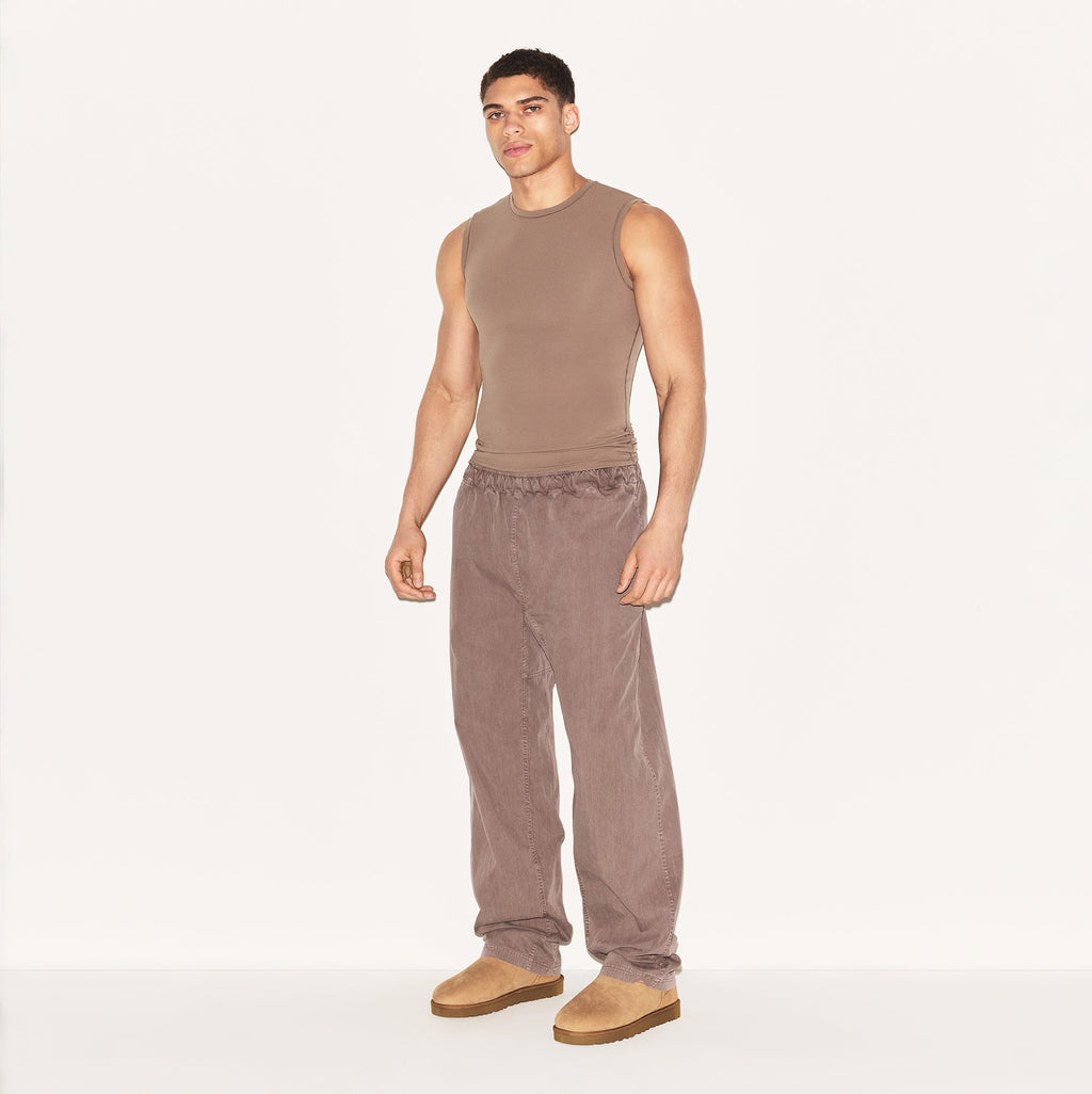 FITS EVERYBODY MENS SLIM TANK | UMBER