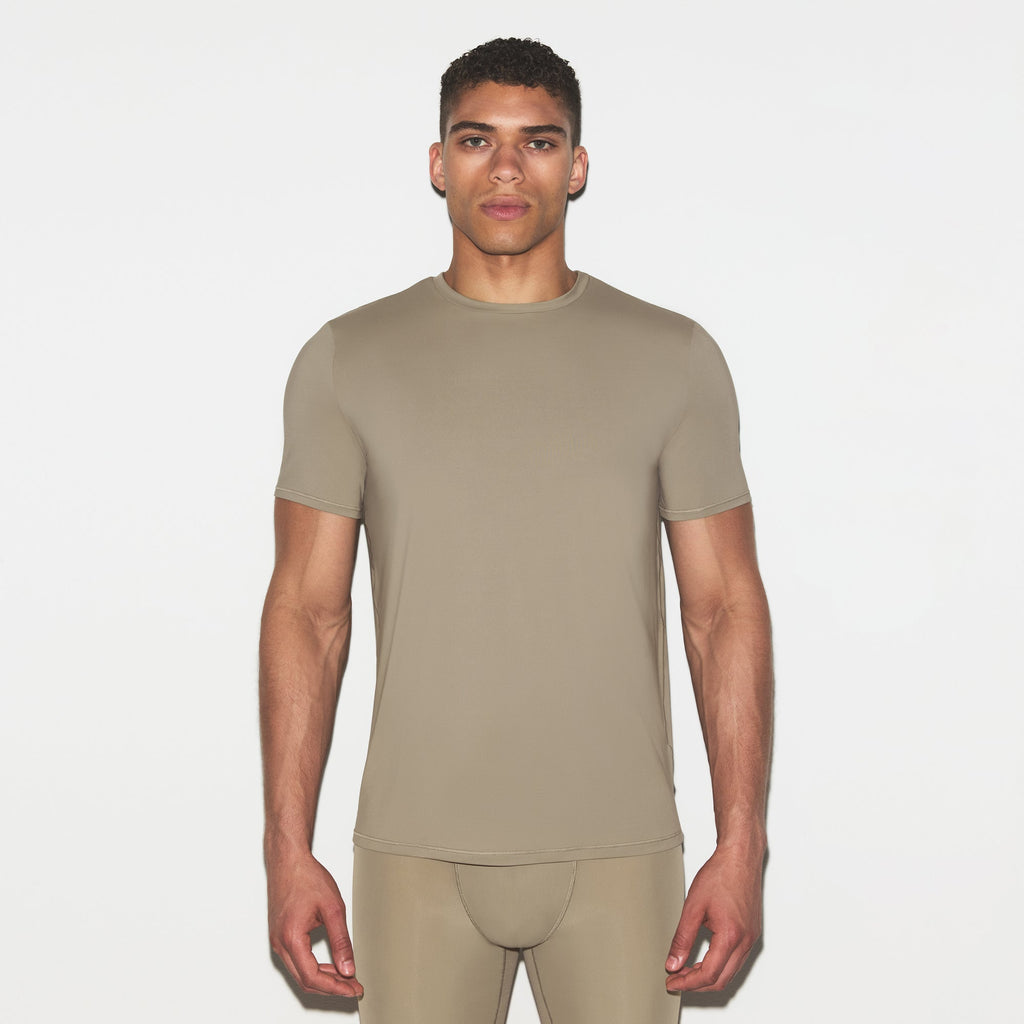 SKIMS FLEX MENS T-SHIRT | DUNE
